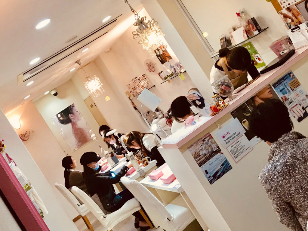 ネイリストの働き方 福岡