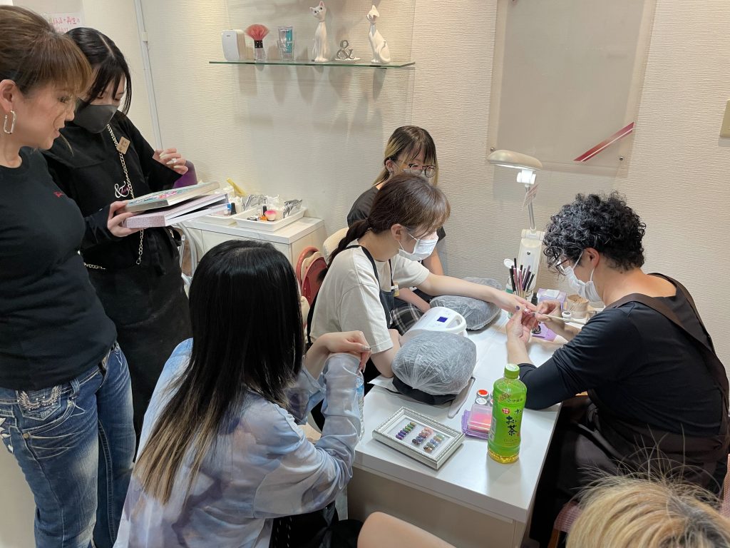 ネイルデザインセミナー風景