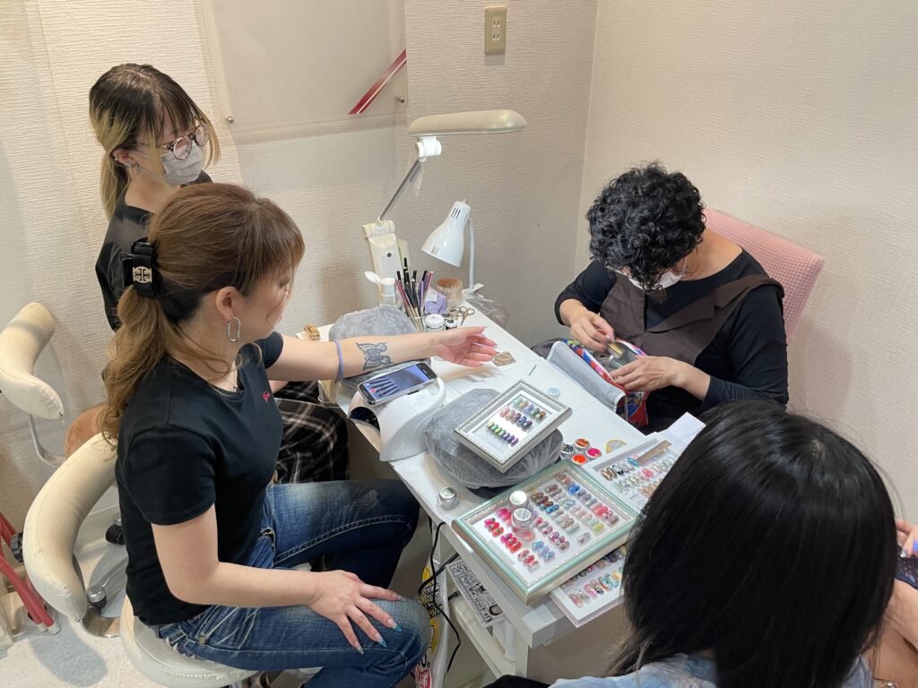 福岡アンドネイルのネイリストスタッフ
