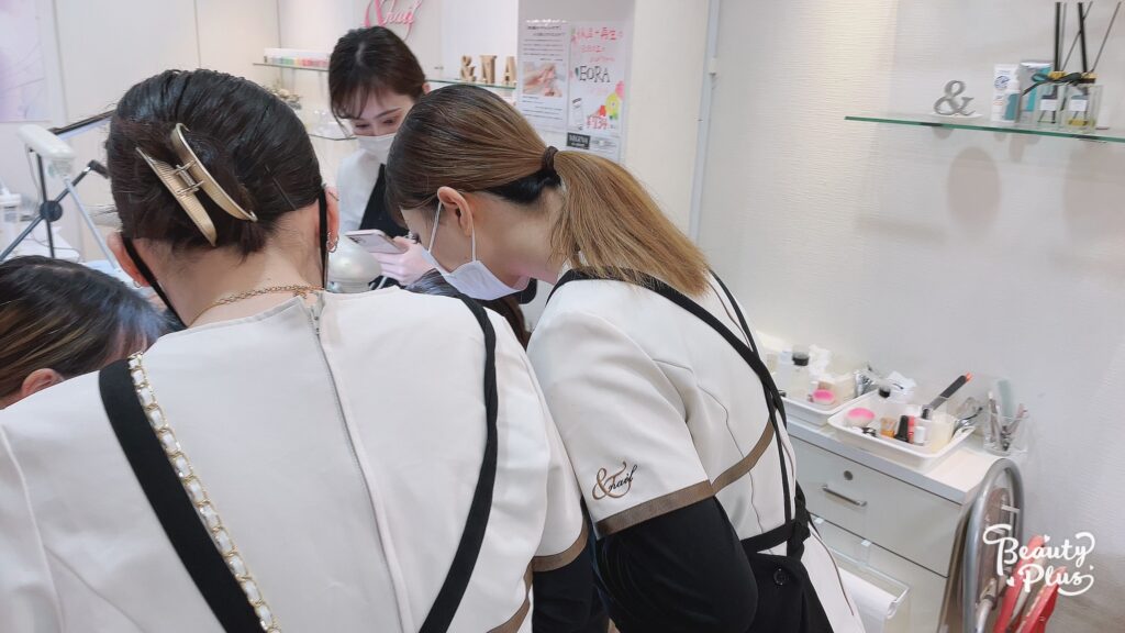 福岡アンドネイルのネイリスト04