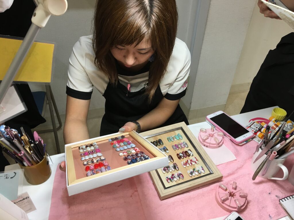 福岡アンドネイルのネイリスト03 
