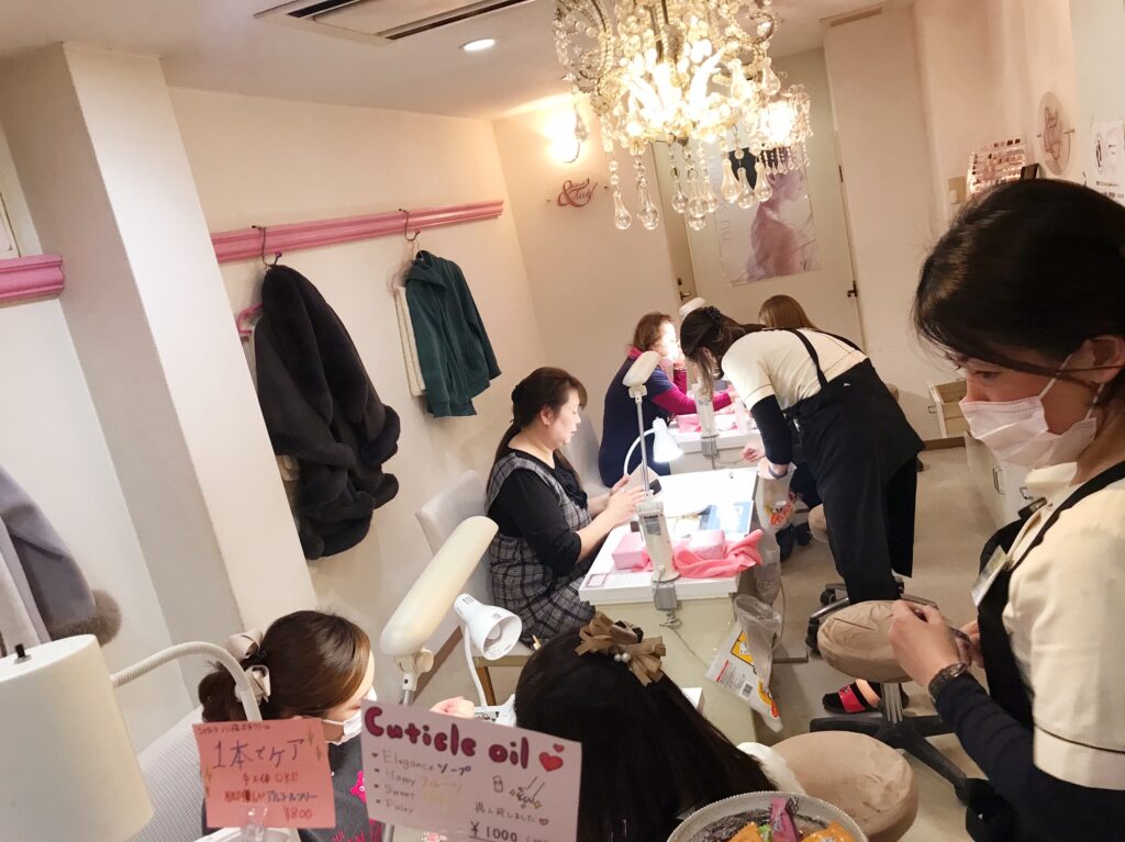 福岡アンドネイルのネイリスト04