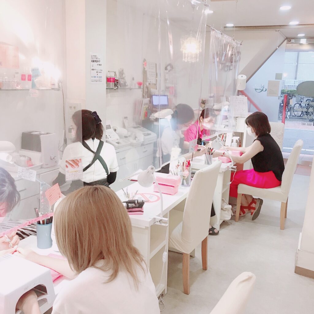 福岡アンドネイルのネイリスト02