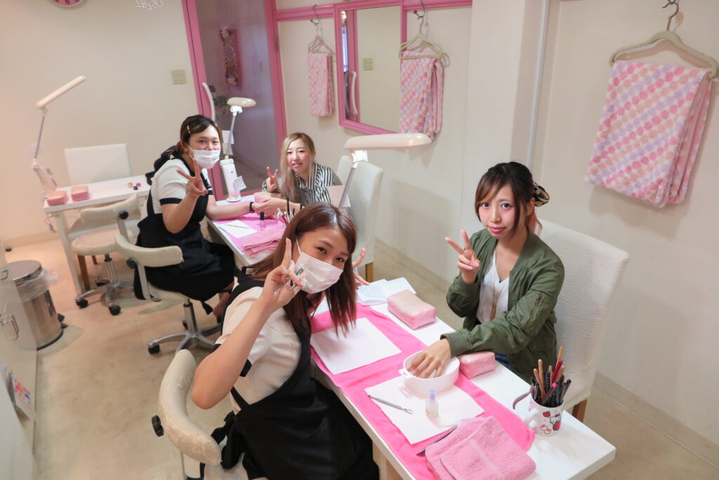 福岡アンドネイルのネイルスクール03