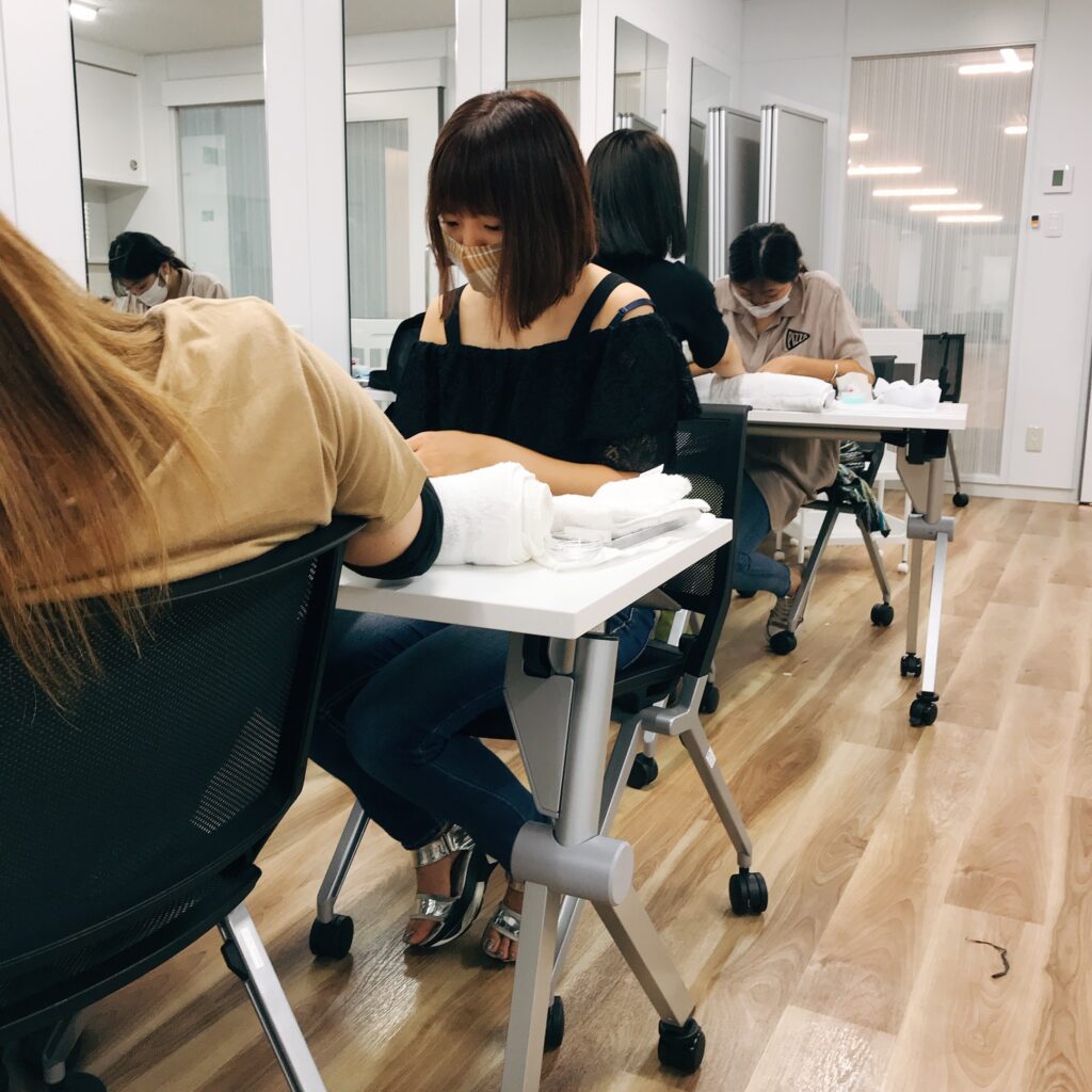 福岡アンドネイルのネイルスクール02