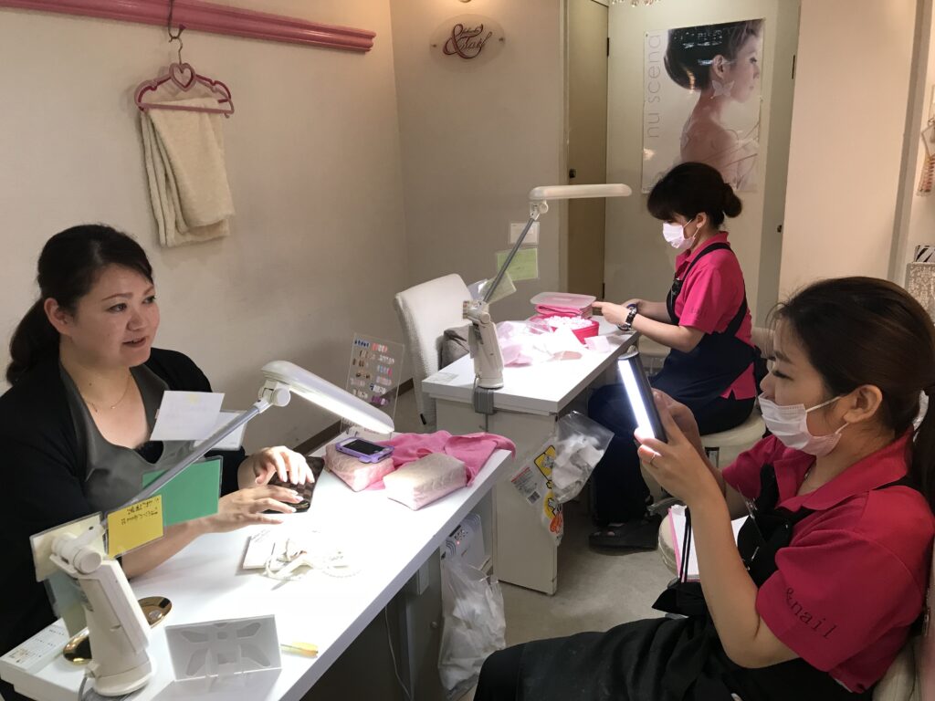 ネイリストを育ててきたサロン