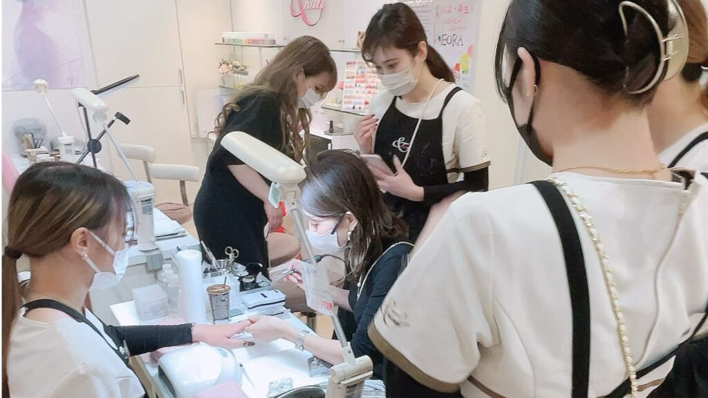 福岡アンドネイルのネイリスト求人