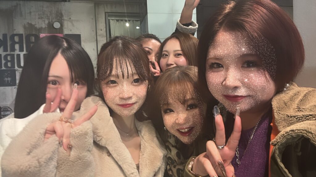 お客様から安心して任せてもらえるネイリストになりたいと思っています