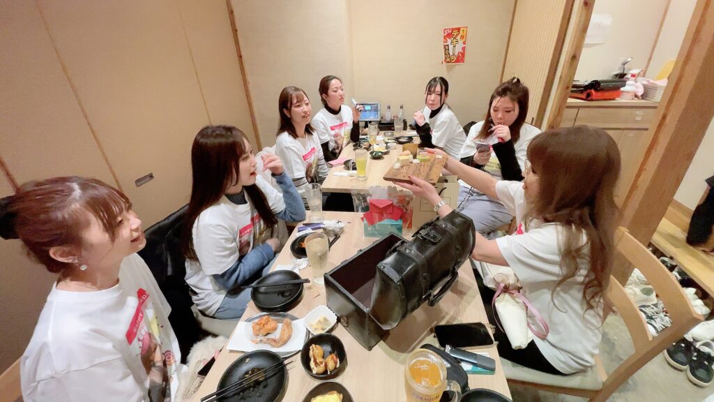 実際に長く続いている店ほど、スタッフの在籍年数を公開している傾向があります。