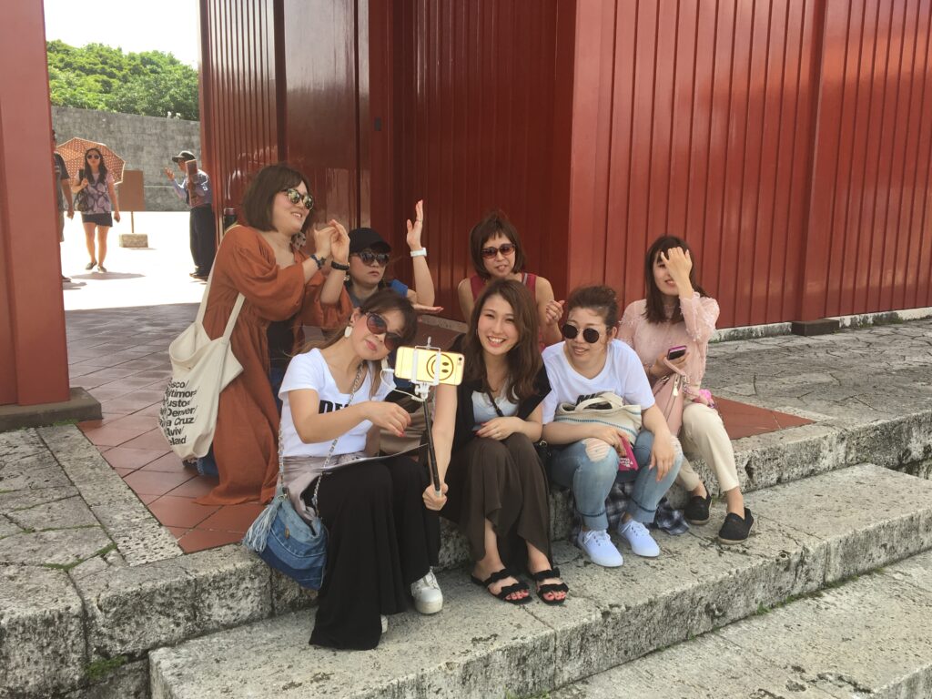 機嫌で態度が変わる環境は不安になりますが、基準が一定の環境は安心感が生まれます。