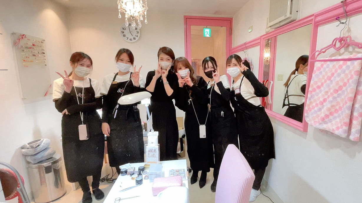 スタッフ笑顔写真